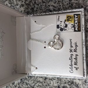 Silver disney Minnie Mouse necklace